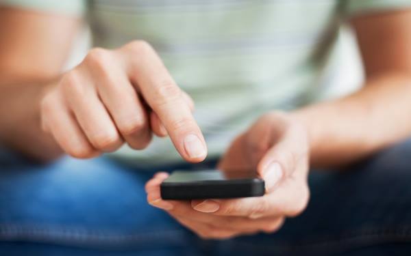 Smartphone: cos'è cambiato nella comunicazione… e nelle relazioni sociali? – ComunicHub